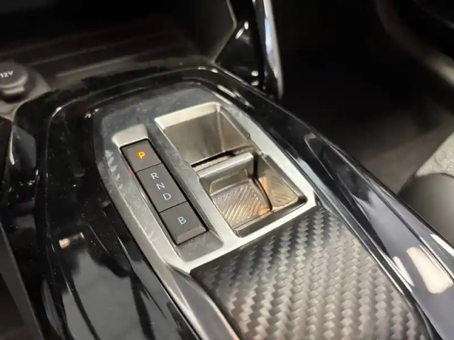 Peugeot 208 electrique 54 kwh 156ch — photo 58