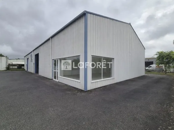 Local professionnel 180 m²