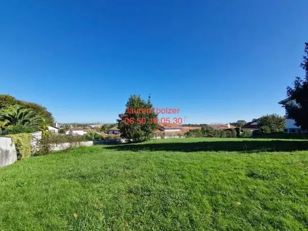 Terrain 600 m²