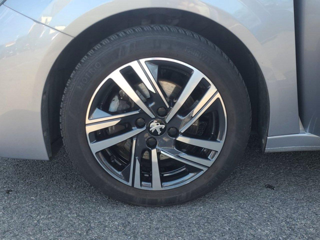 Peugeot 208 1.2 puretech 100ch s&s allure  pack — photo 6