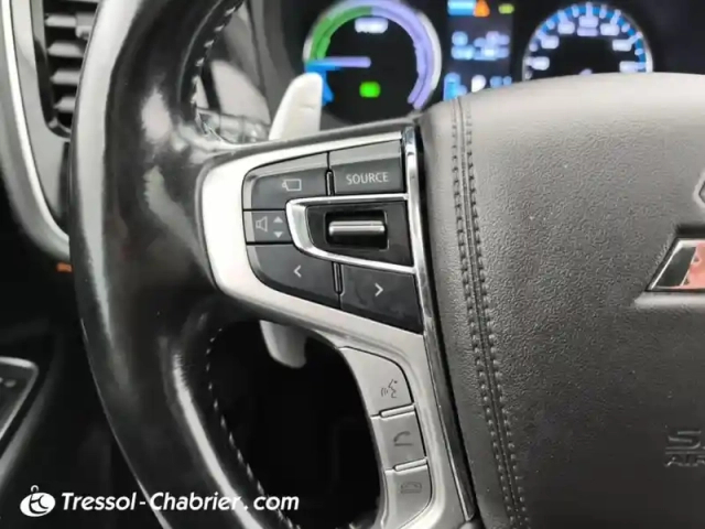 Mitsubishi Outlander 2.0i 200 phev hybride rechargeable essence instyle — photo 19