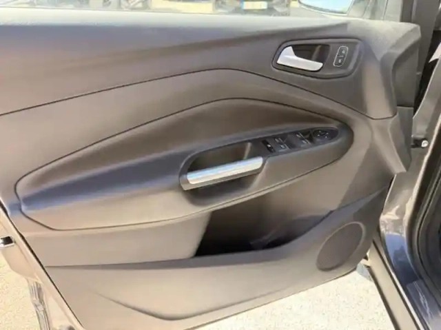 Ford Kuga 2.0 tdci 150ch stop&amp;start titanium 4x2 — photo 9