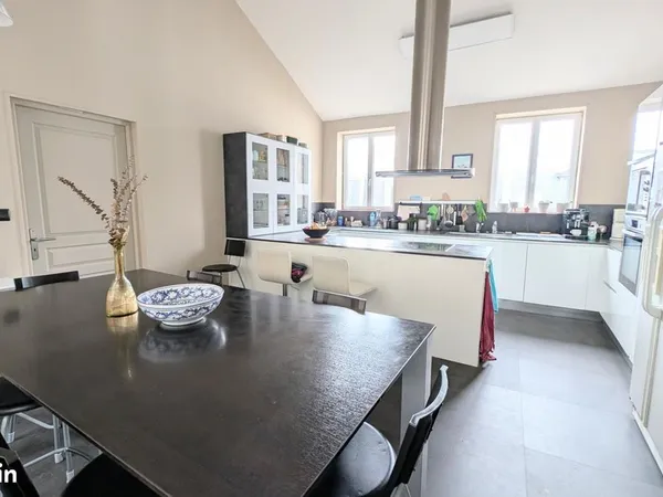 Appartement 5 pièces 202 m²