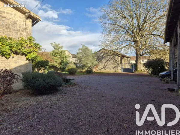 Maison 8 pièces 257 m²