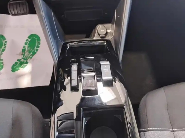 Citroën C4 x hybride 136 ch e-dcs6 plus — photo 24