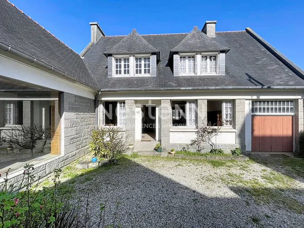 Plougastel-Daoulas : grande maison familiale en centre-ville