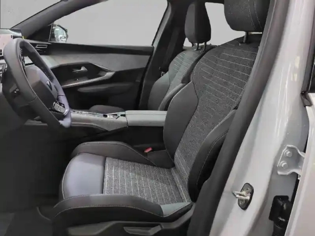 Peugeot 3008 hybrid 145 e-dcs6 — photo 11