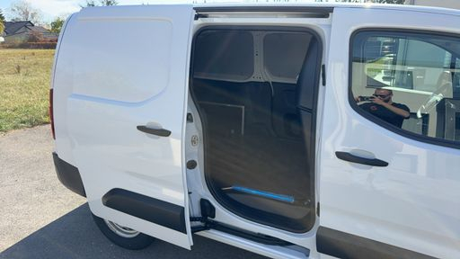 Citroen Berlingo Fourgon XL 1.5 BlueHDi 130 EAT8 - Van – 2025 – 27389 km – Diesel – Boîte Automatique — photo 6