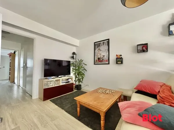 A VENDRE EN EXCLUSIVITE PAR BLOT IMMOBILIER - APPARTEMENT T2 - TERRASSE - GARAGE - RENNES GAYEULLES