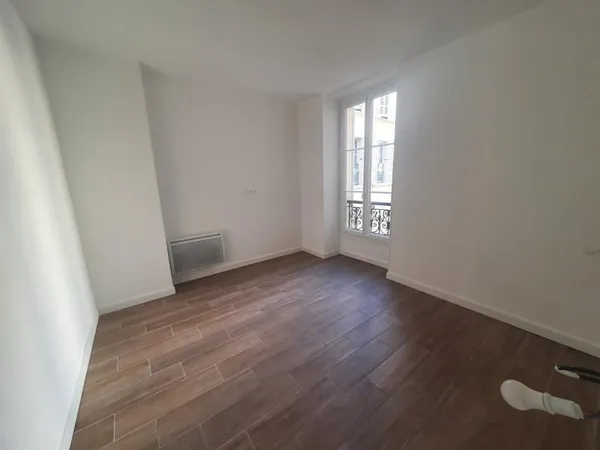 T2 NON MEUBLE RENOVE