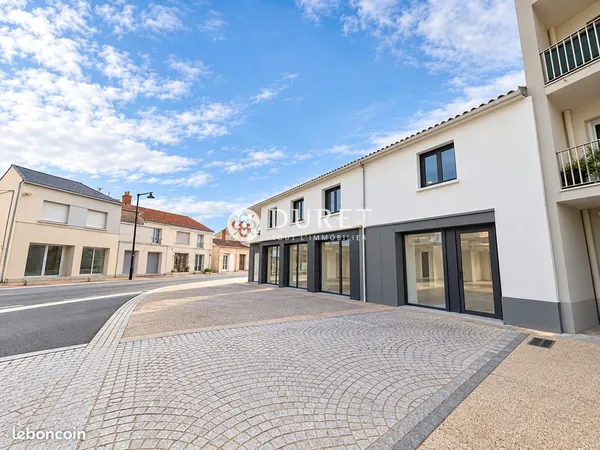 Bureaux 113 m² Coëx