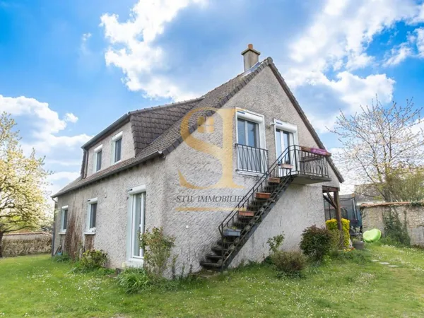 Maison 8 pièces à Brieres-les-scelles (91150)