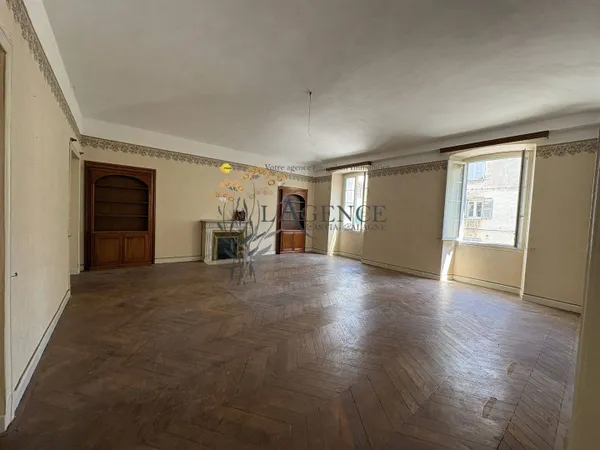 Appartement 6 pièces 183 m²