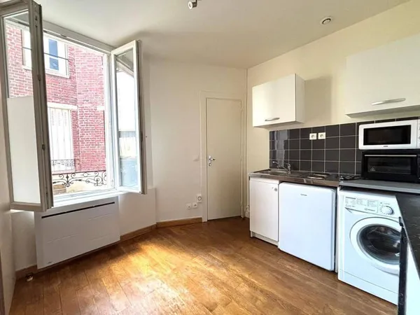 Studio 1 pièce 12 m²