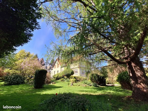 Propriété 10 pièces 288 m²