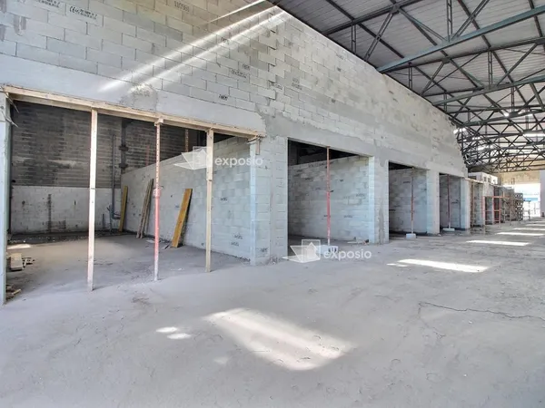 84100 ORANGE - ATELIER BOX DE STOCKAGE 69 m²