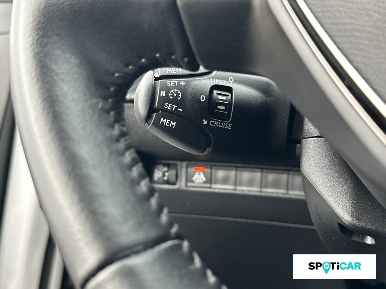 Peugeot 208 1.2 puretech 100ch s&s style — photo 18
