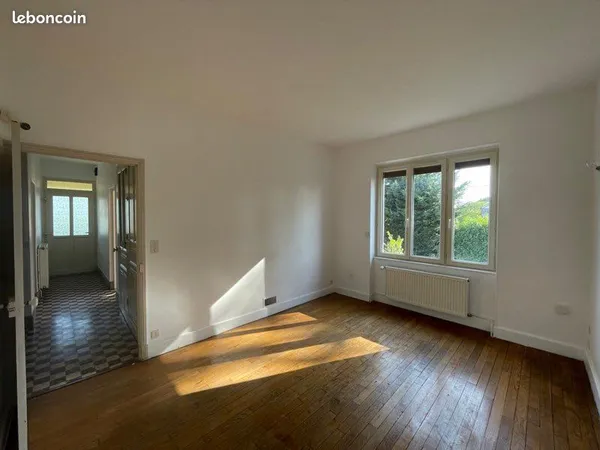 Location maison, La roche en Brenil