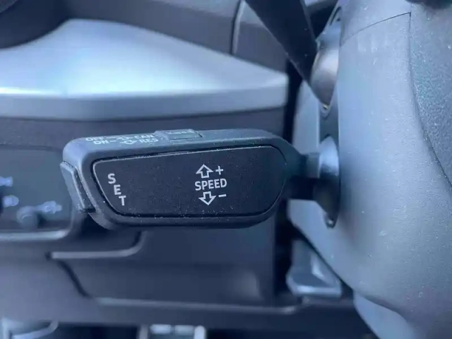 Audi Q2 1.4 tfsi 150ch cod s line s tronic 7 + toit ouvrant + attelage — photo 15