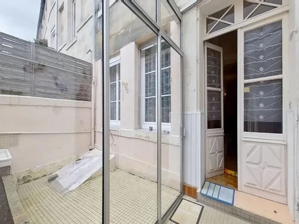 MAISON DE VILLE