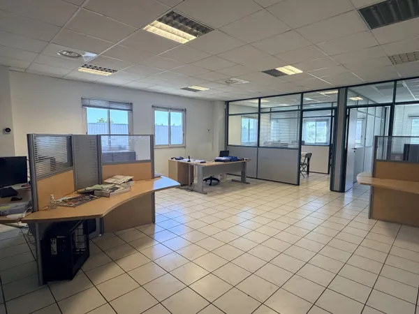 Nimes ouest : Bureau a vendre