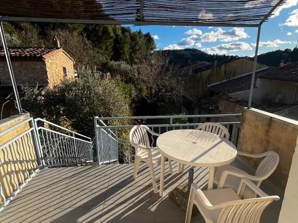 T2 MEYRARGUES 20 mn Aix en Provence