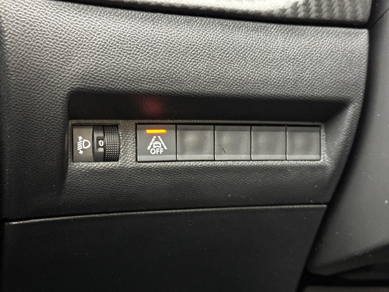 Peugeot 208 puretech 75 s&s bvm5 style — photo 16