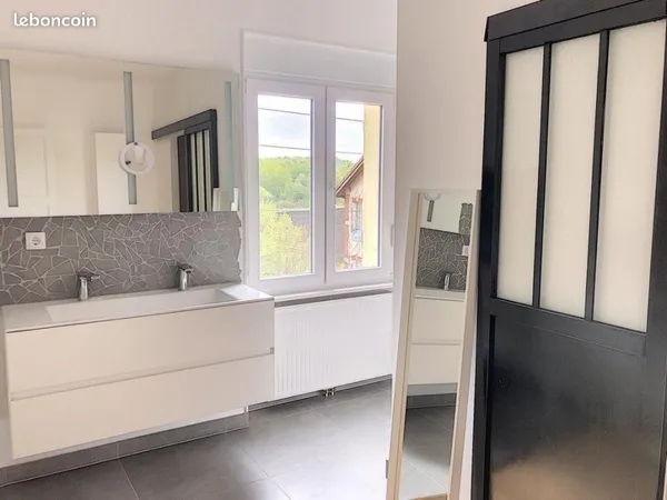 Magnifique maison libre de trois côtés