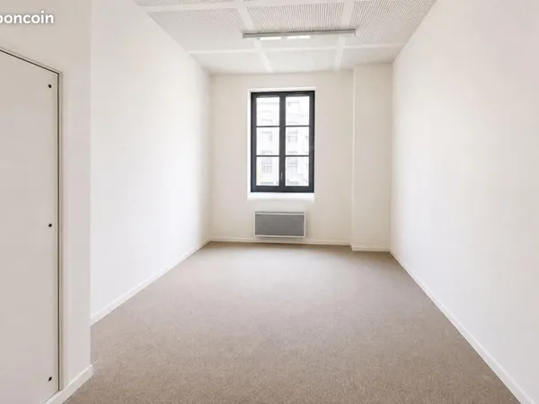 Bureau 232 m²
