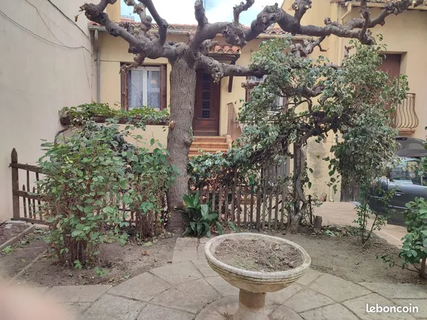 Maison de ville avec jardin arboré - 75 m2 - 169 000