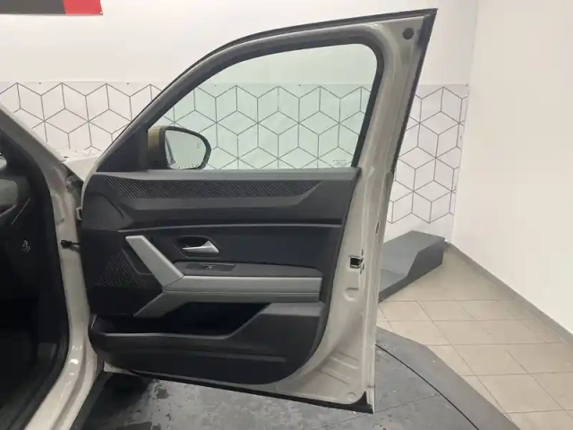 Dacia Duster hybrid-g 150 4x4 — photo 7