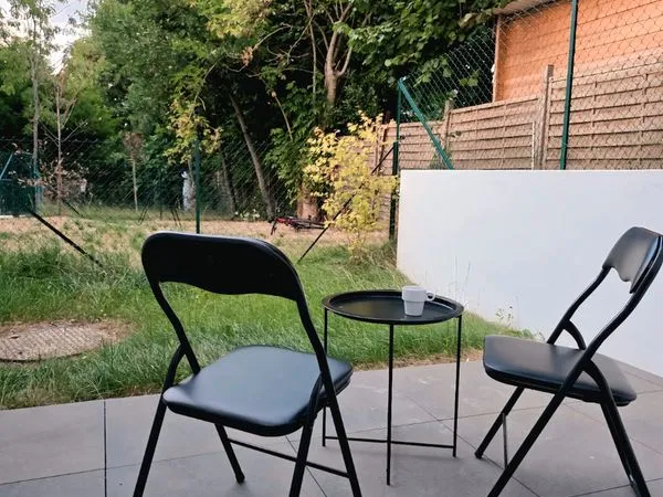 Superbe Studio T1bis Neuf et Meublé avec Jardin privatif