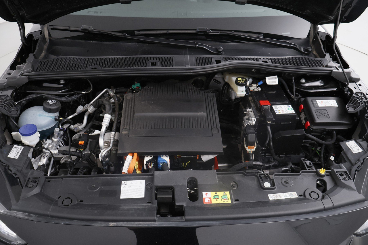 Peugeot 208 — photo 32