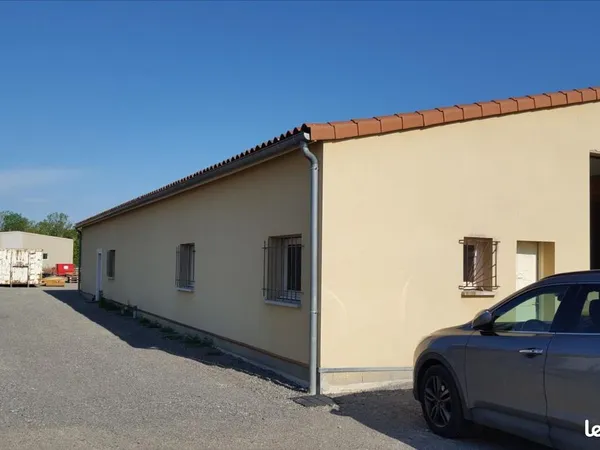 Local commercial 187 m²