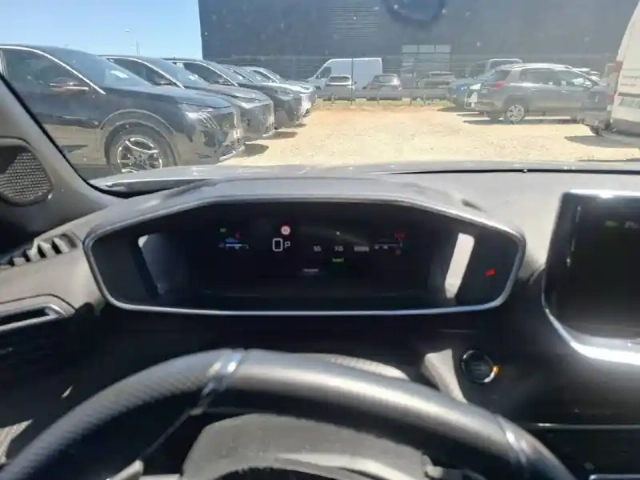 Peugeot 2008 puretech 130 s&amp;s eat8 — photo 10