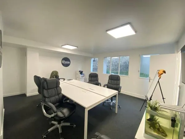 Bureau 58 m²