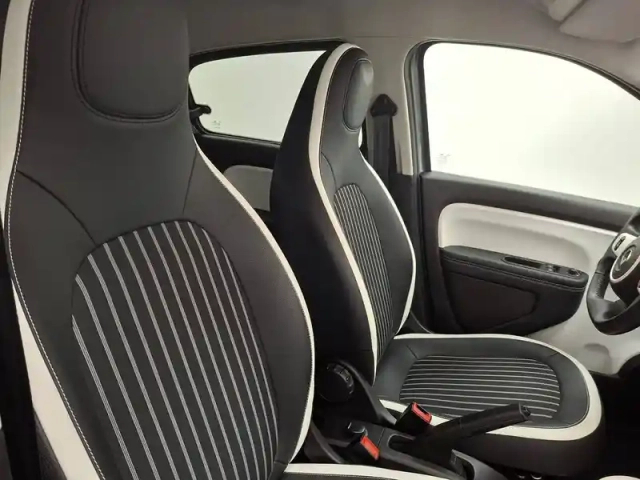 Renault Twingo iii e-tech — photo 15