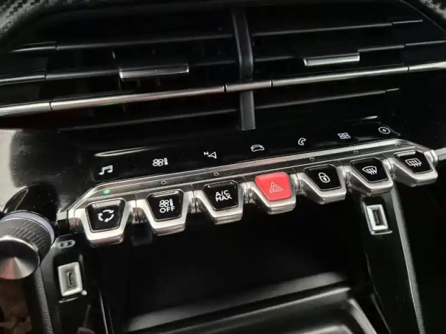 Peugeot 208 electrique 50 kwh 136ch — photo 63