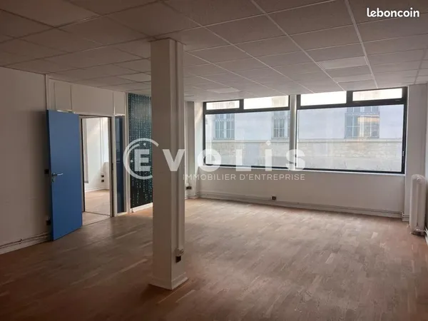 Bureau 183 m²