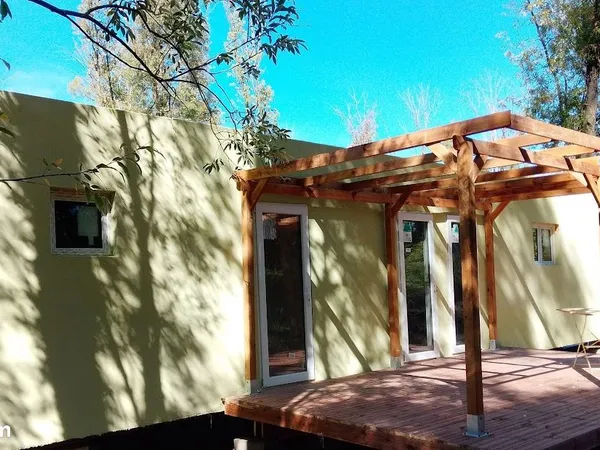 Parcelle 300 M2 avec petite maison et terrasse