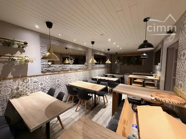 MURS ET FOND DE COMMERCE - Local commercial 68 m² – Blois (proche écoles et centre-ville)