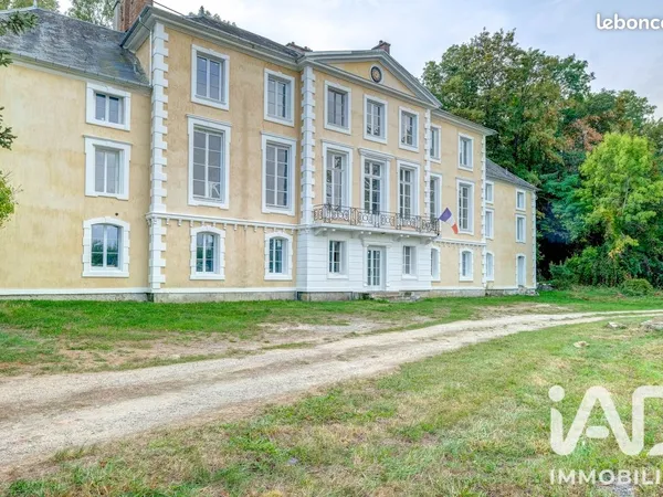 Chateau 35 pièces 850 m²