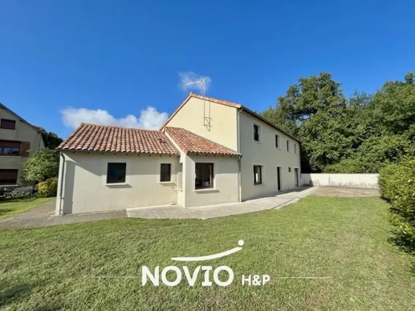 Maison 6 pièces 205 m²