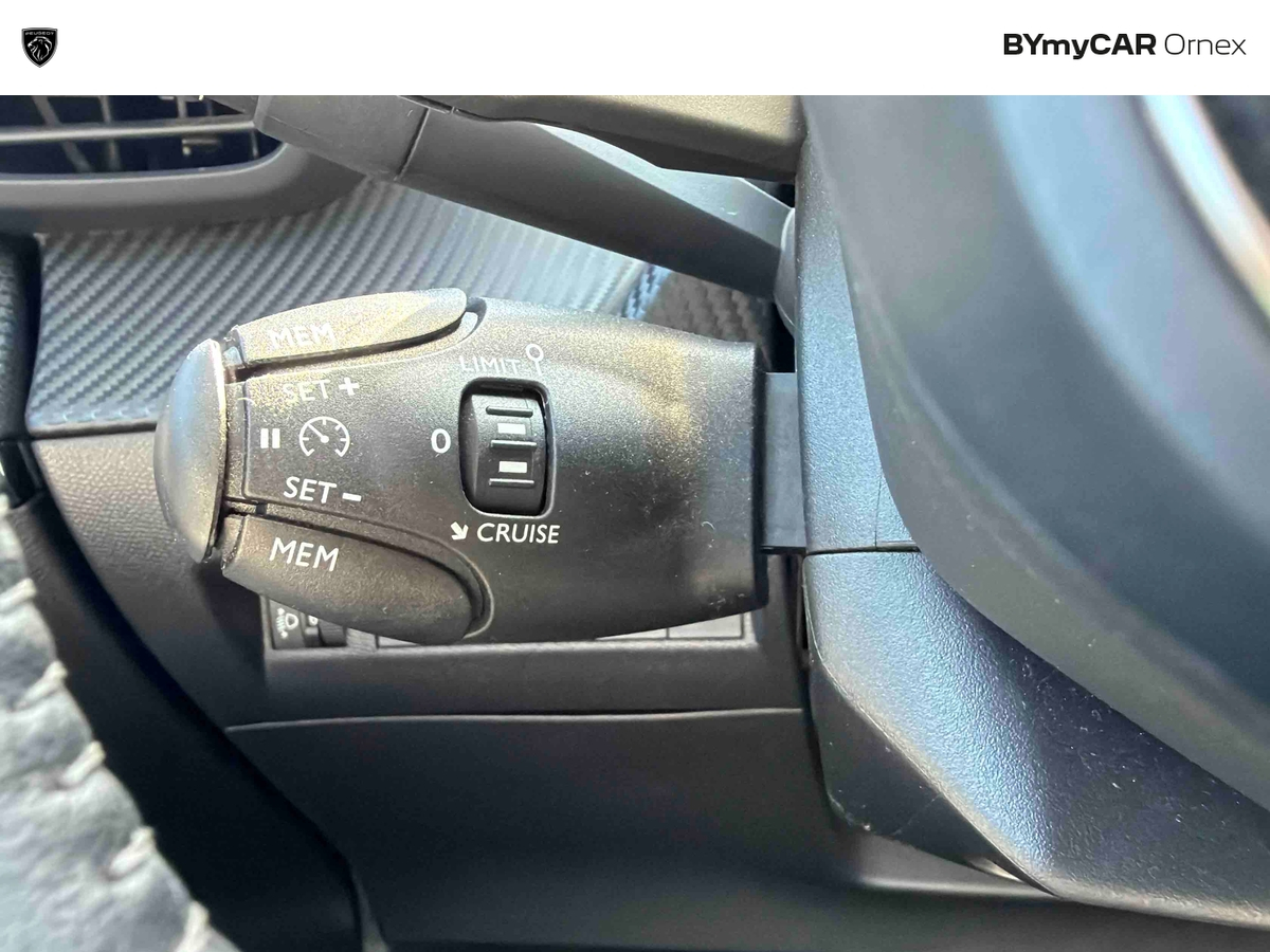 Peugeot 208 PureTech 100 S&amp;S EAT8 — photo 25