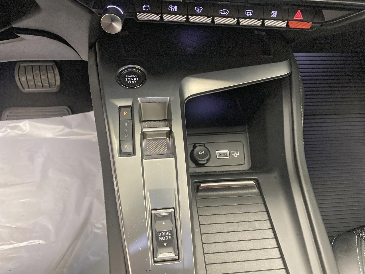 Peugeot 308 phev 180 e-eat8 allure pack — photo 15