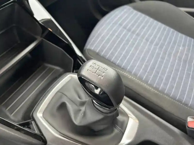Peugeot 208 puretech 75 s&amp;s bvm5 — photo 36