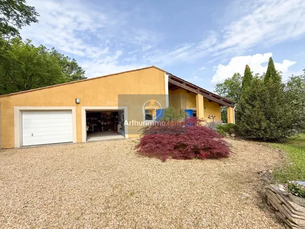 Villa contemporaine de 224 m² avec piscine à Apt