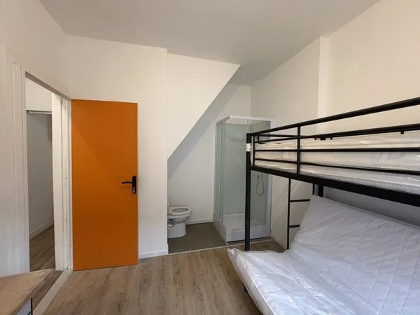 6 studios meublés dans maison de 85 m2