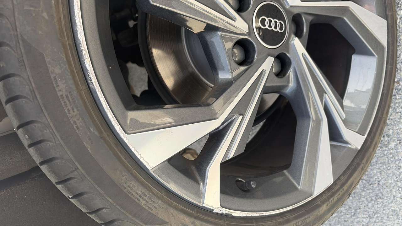 Audi A3 Sportback 40 TFSIe 204 S tronic 6 — photo 38