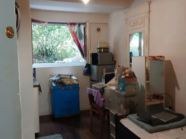 Studette dans une résidence Versailles